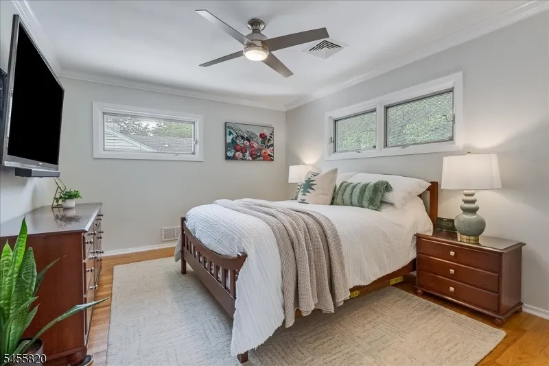 119 Squire Hill Rd Montclair, NJ 07043