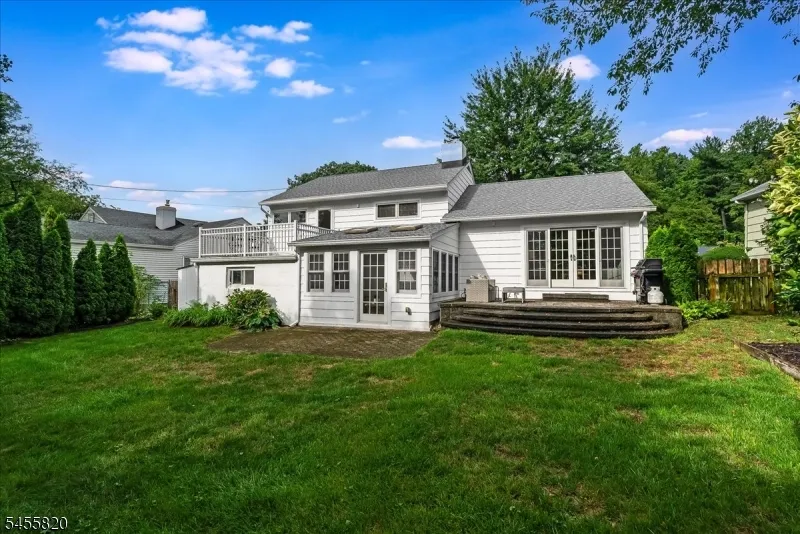 119 Squire Hill Rd Montclair, NJ 07043