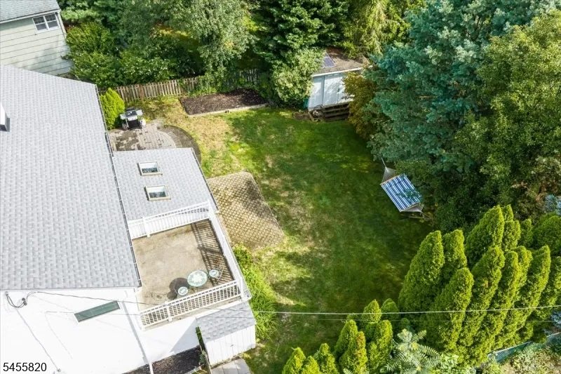 119 Squire Hill Rd Montclair, NJ 07043