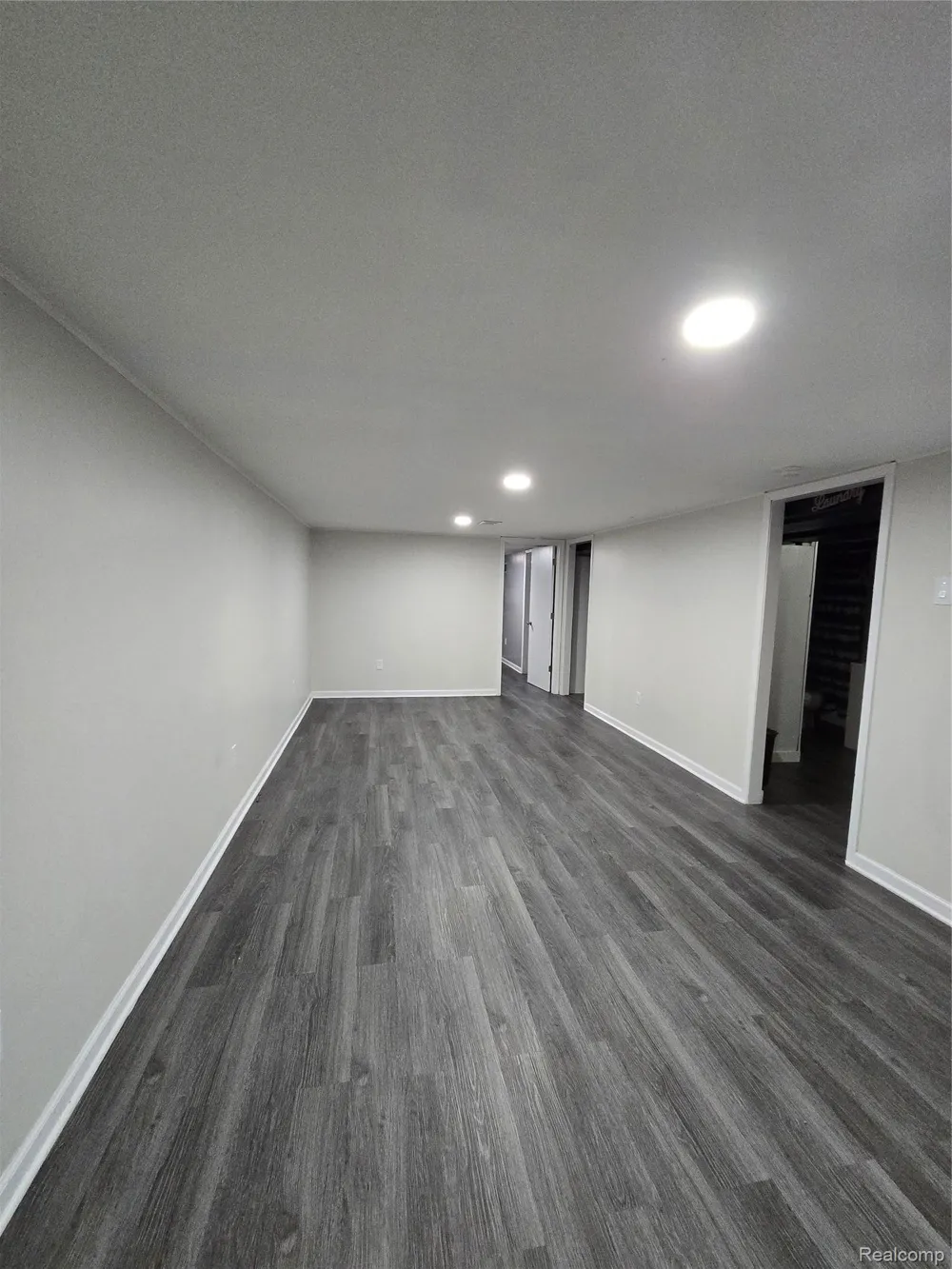 8465 Helen Center Line City, MI 48015