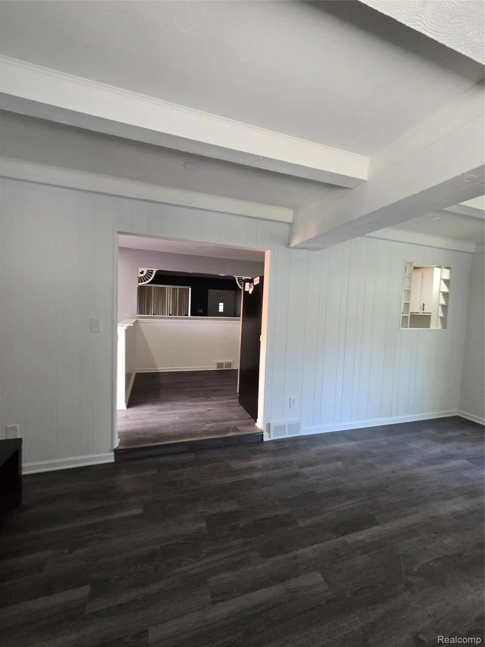 8465 Helen Center Line City, MI 48015