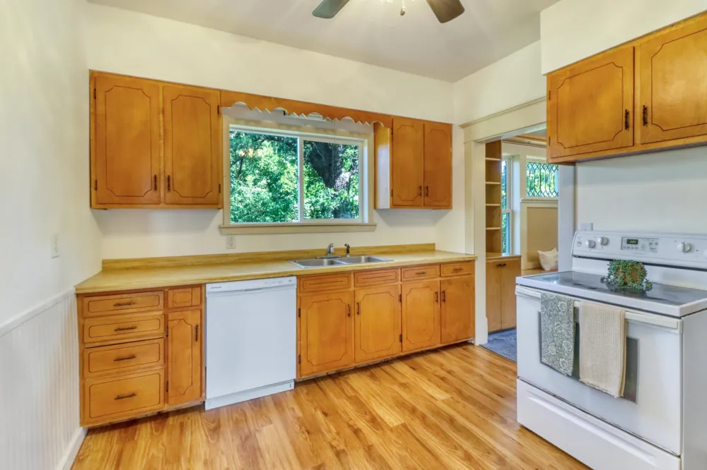 332 Oak Street Detroit Lakes, MN 56501
