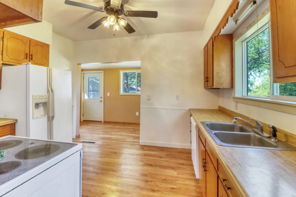 332 Oak Street Detroit Lakes, MN 56501