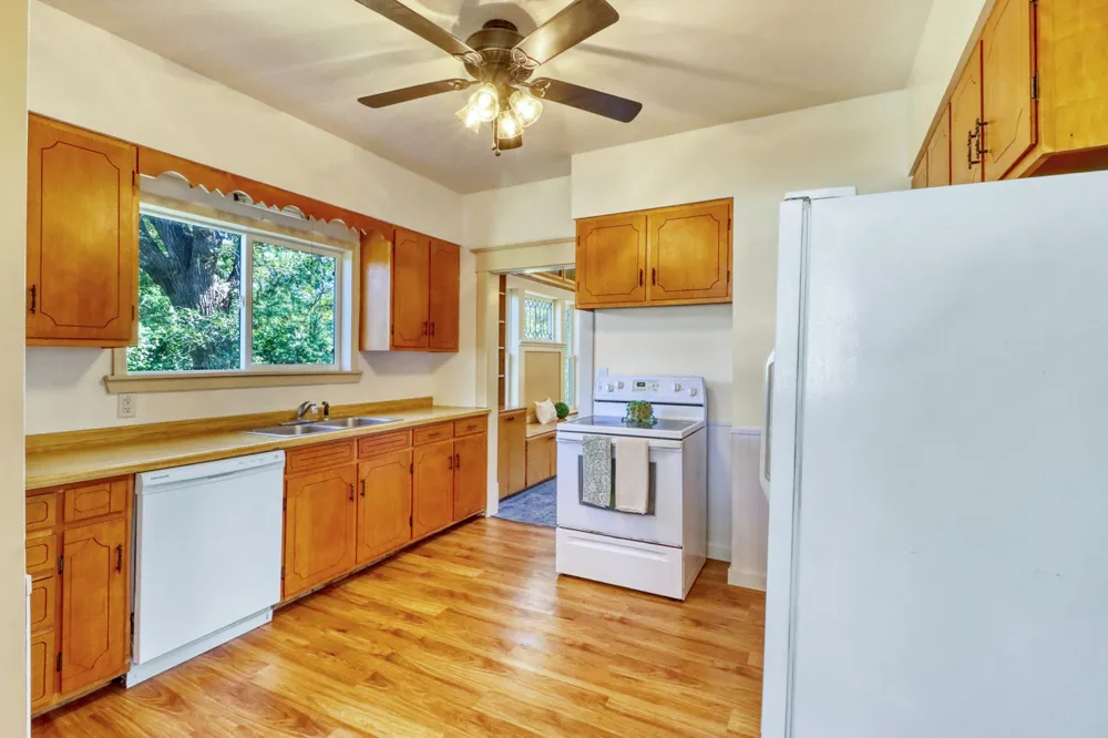 332 Oak Street Detroit Lakes, MN 56501
