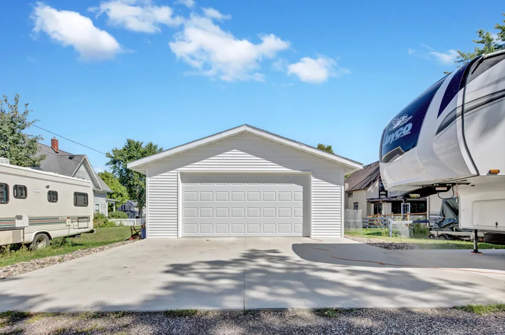 605 High Street Lake City, MN 55041