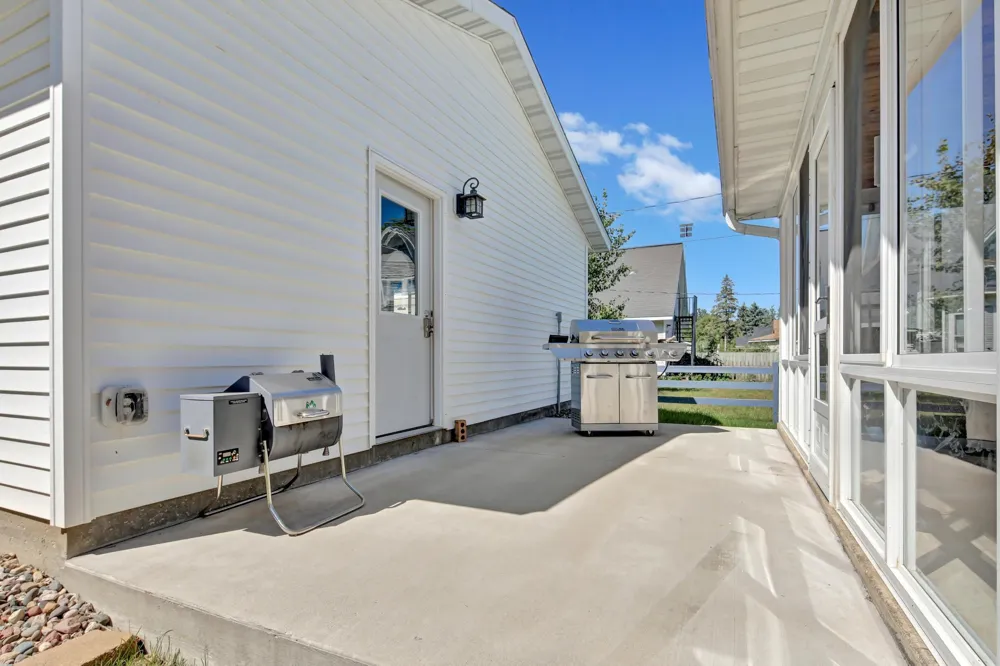 605 High Street Lake City, MN 55041