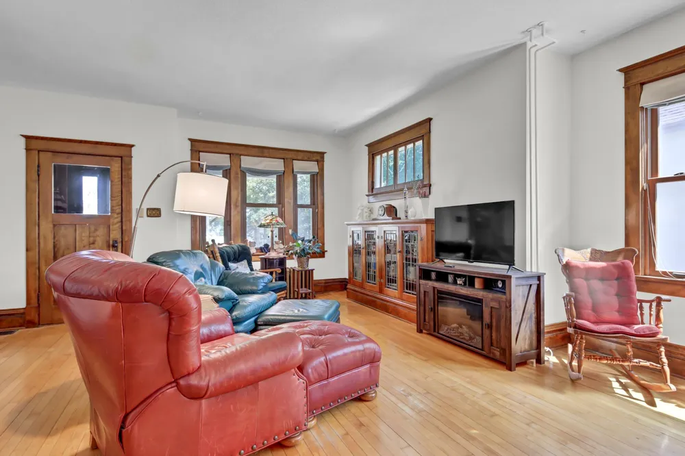 605 High Street Lake City, MN 55041