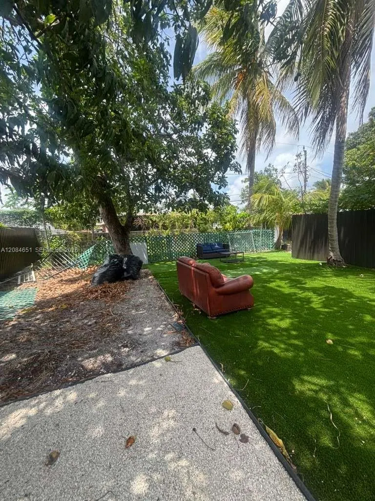 1167 NW 112th St #A Miami, FL 33168
