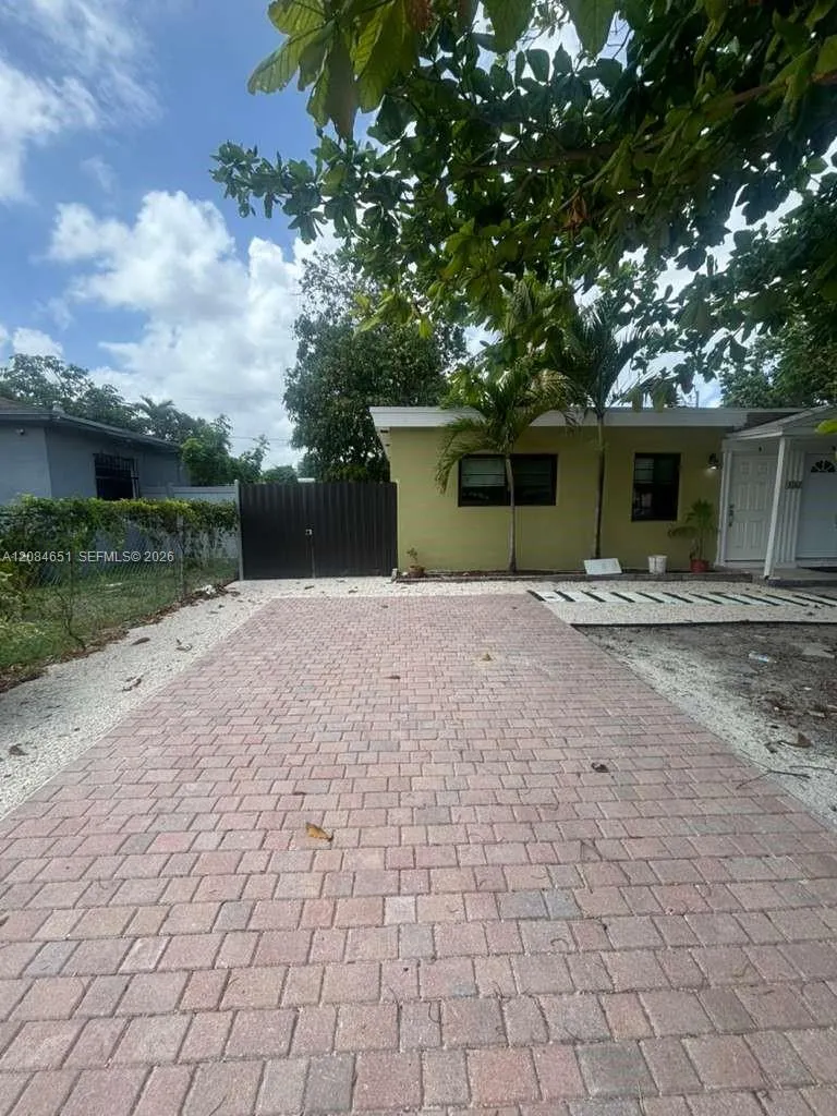 1167 NW 112th St #A Miami, FL 33168