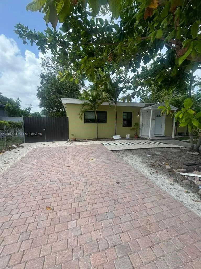 1167 NW 112th St #A Miami, FL 33168