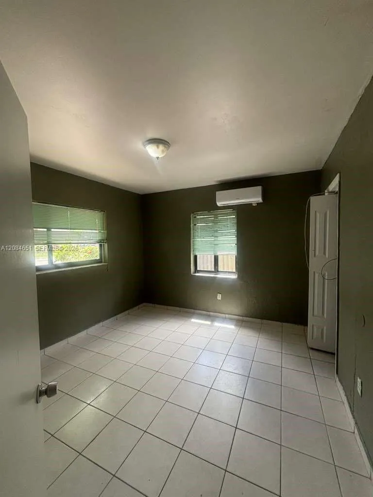 1167 NW 112th St #A Miami, FL 33168
