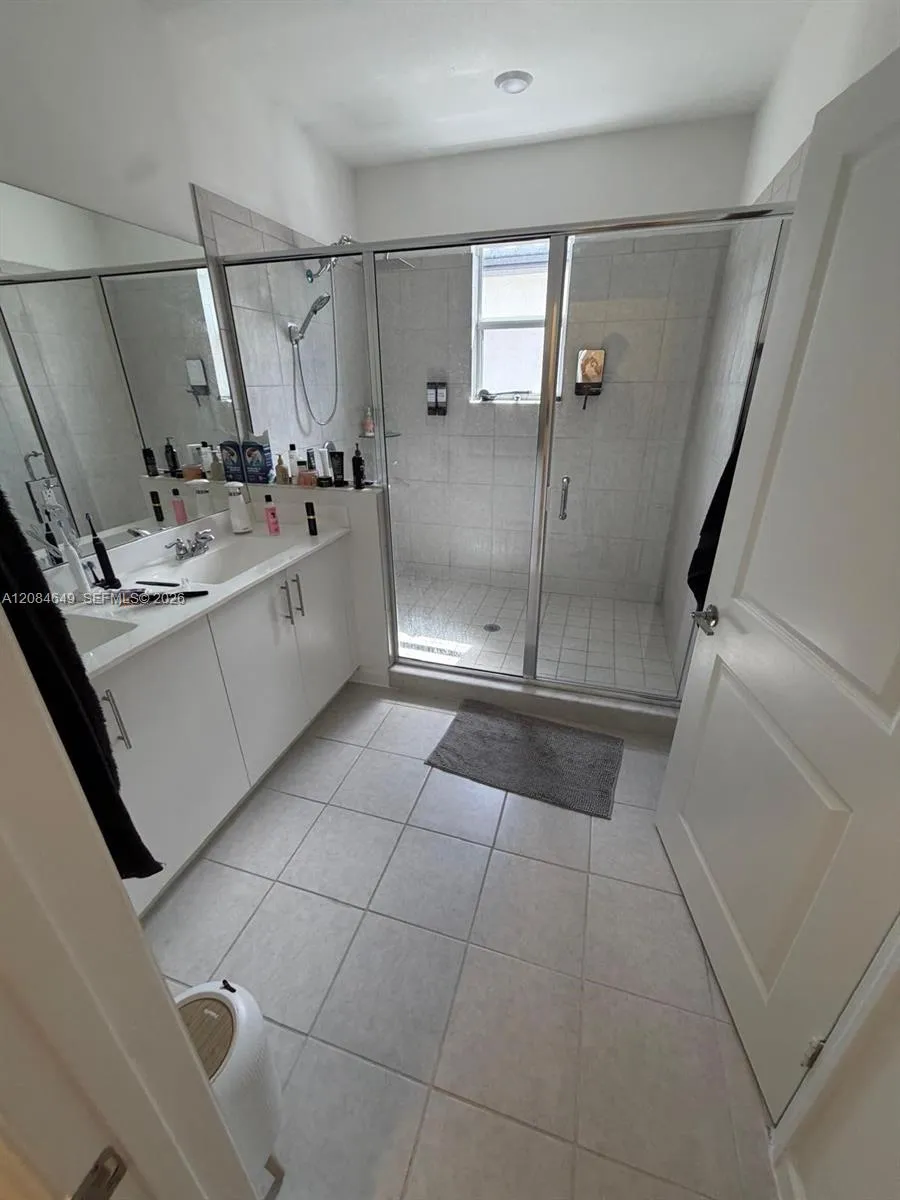 2618 SE 9th St Homestead, FL 33035