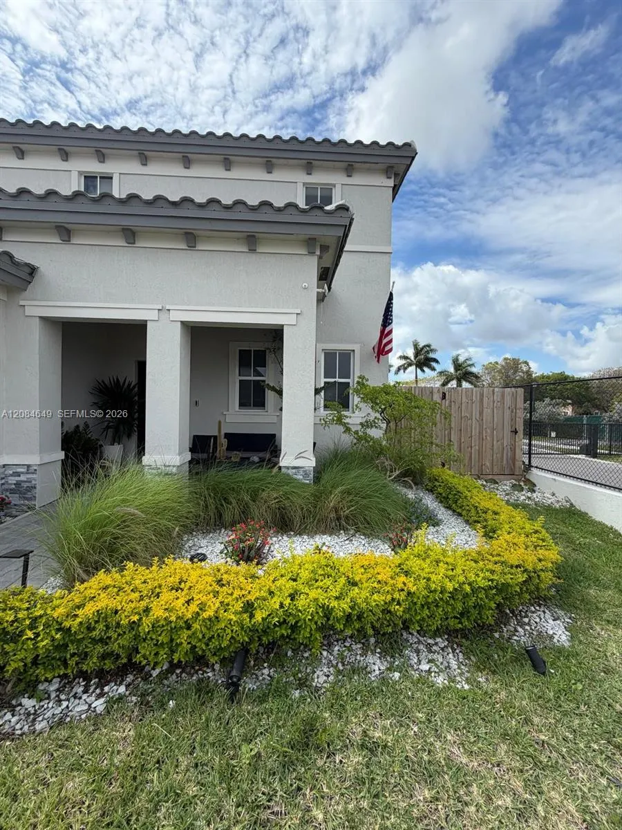 2618 SE 9th St Homestead, FL 33035