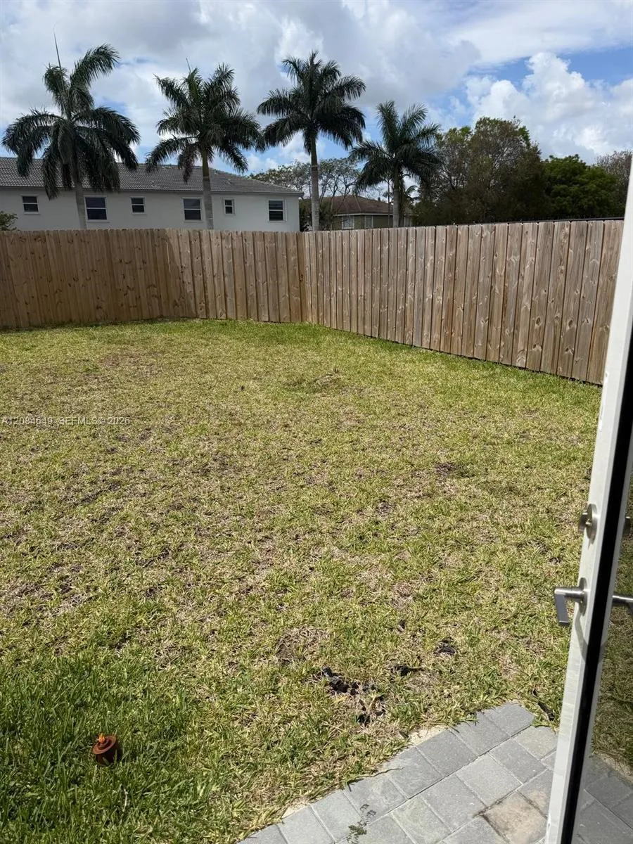 2618 SE 9th St Homestead, FL 33035