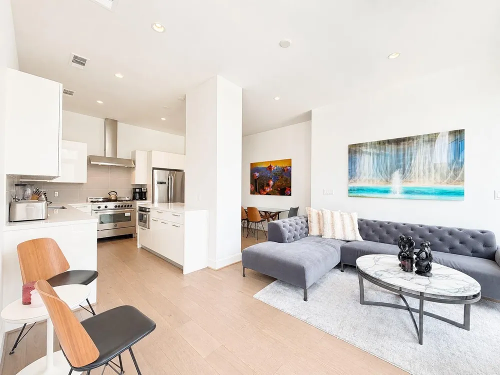 1211 Caroline Street #1608 Houston, TX 77002