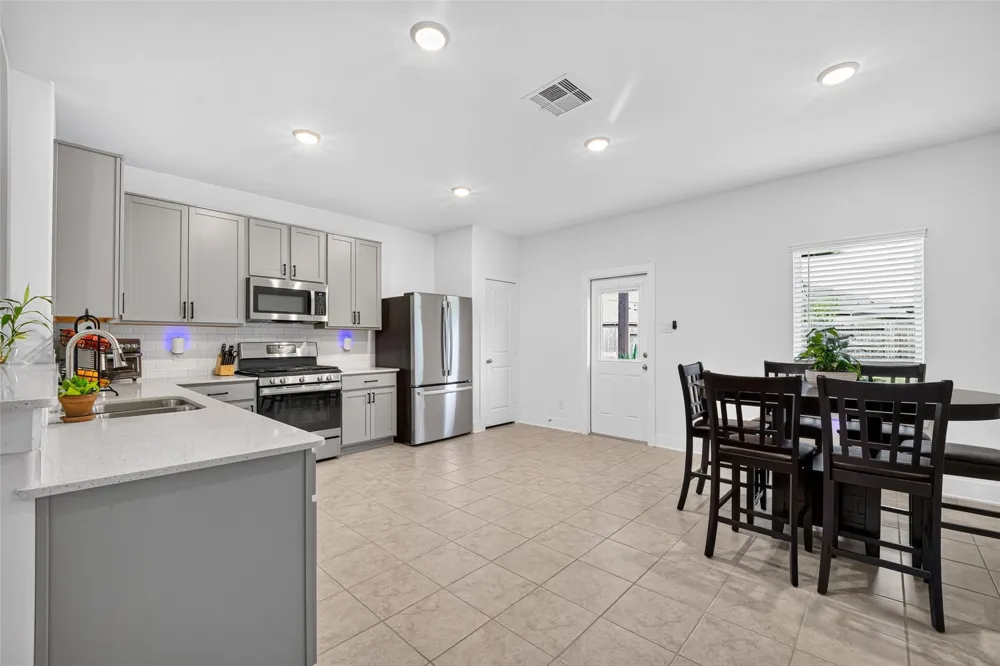 935 Alaska Cedar Drive Crosby, TX 77532
