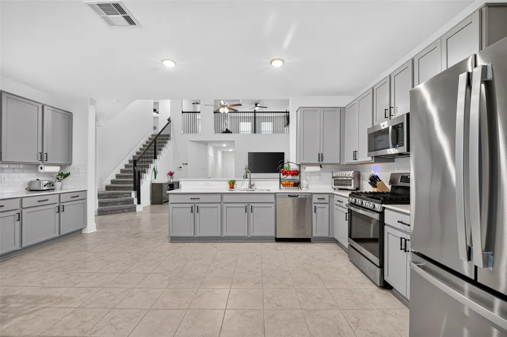 935 Alaska Cedar Drive Crosby, TX 77532