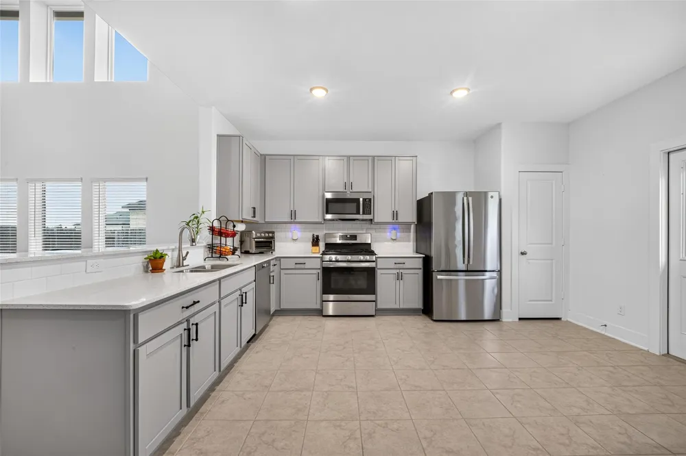 935 Alaska Cedar Drive Crosby, TX 77532