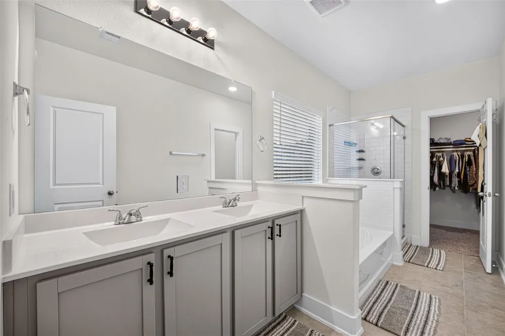 935 Alaska Cedar Drive Crosby, TX 77532