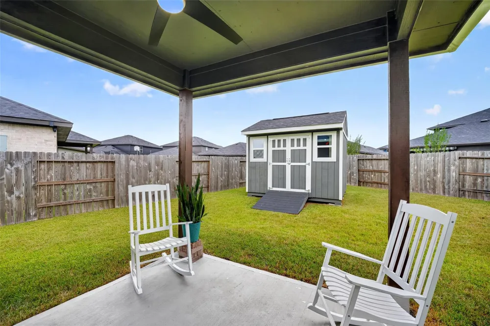 935 Alaska Cedar Drive Crosby, TX 77532