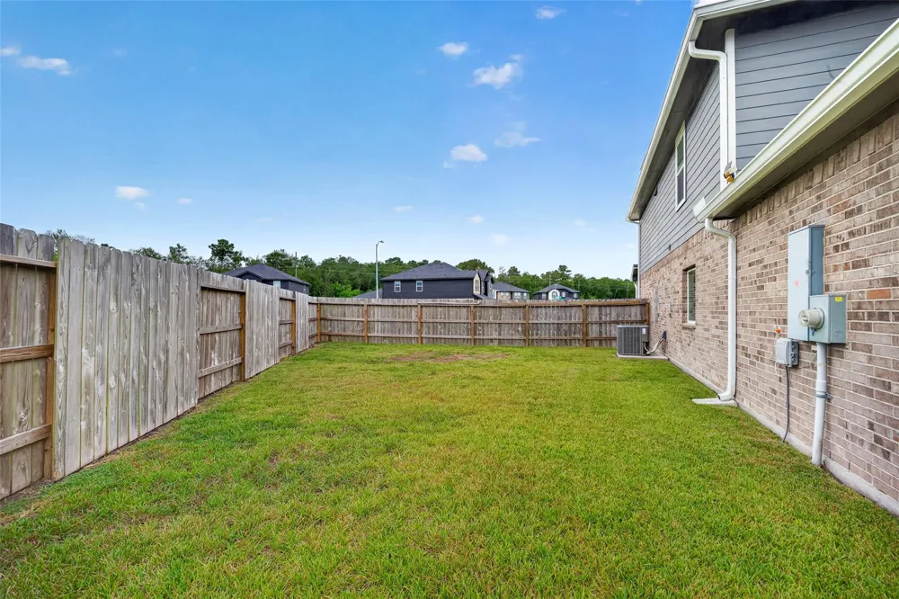 935 Alaska Cedar Drive Crosby, TX 77532