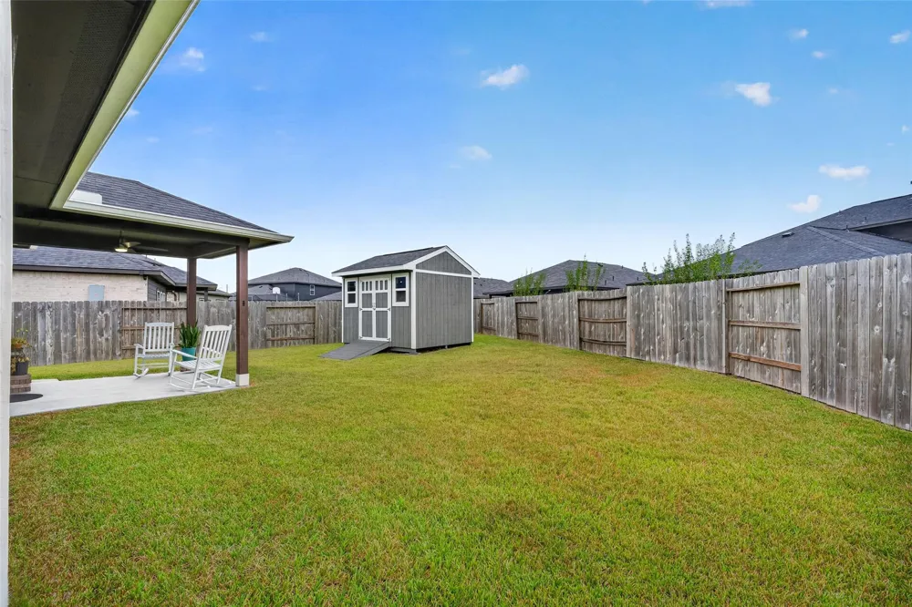 935 Alaska Cedar Drive Crosby, TX 77532