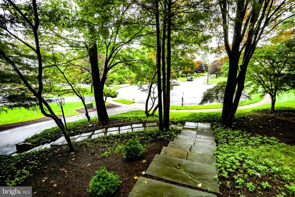 83 FLINT RIDGE DRIVE Reading, PA 19607