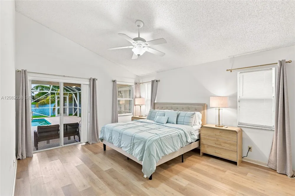 2873 Oak Park Cir Davie, FL 33328