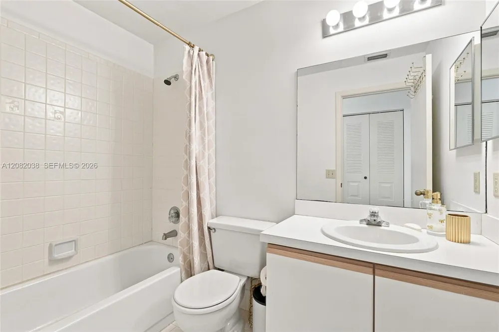 2873 Oak Park Cir Davie, FL 33328