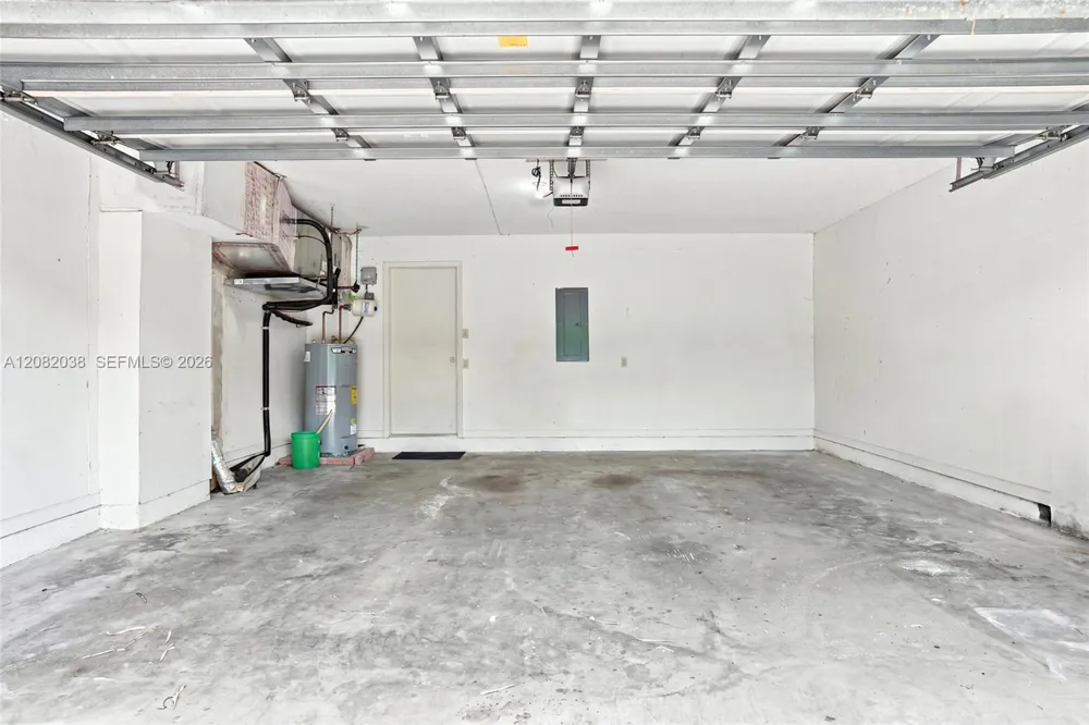 2873 Oak Park Cir Davie, FL 33328