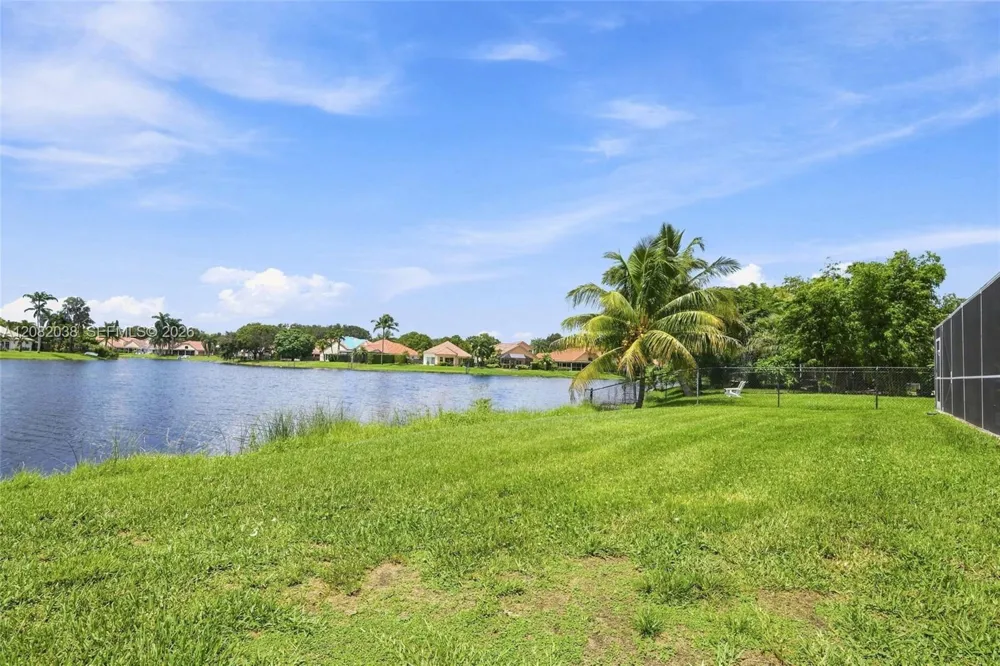 2873 Oak Park Cir Davie, FL 33328