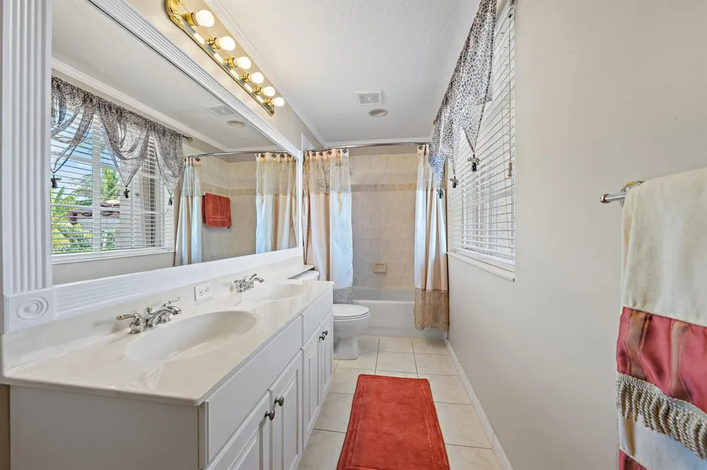 4636 Windward Cove Lane Wellington, FL 33449
