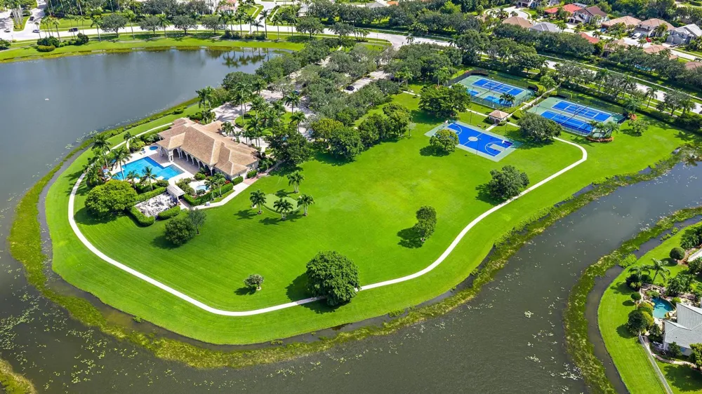 4636 Windward Cove Lane Wellington, FL 33449