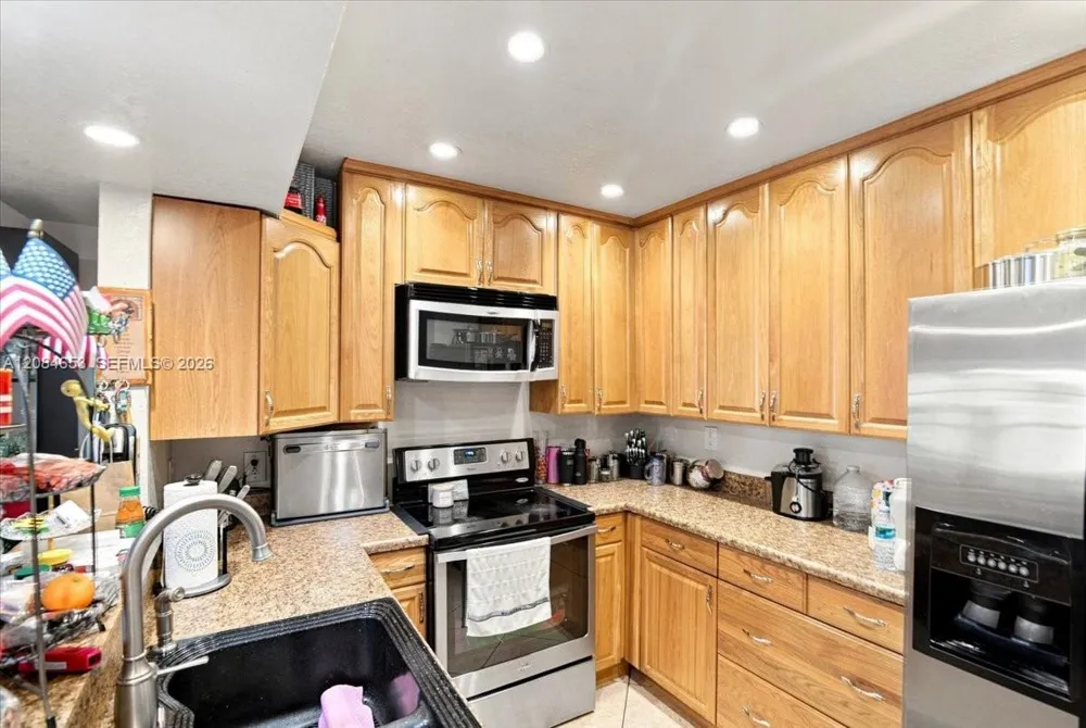 7597 NW 75th Ave Tamarac, FL 33321