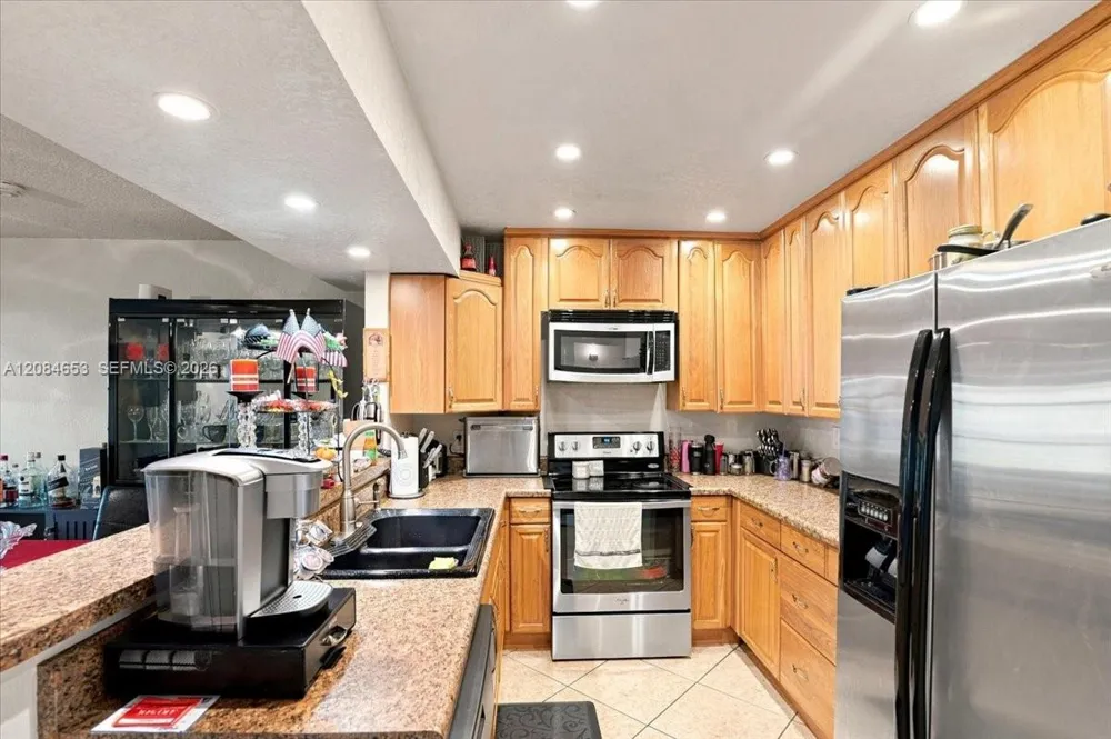 7597 NW 75th Ave Tamarac, FL 33321