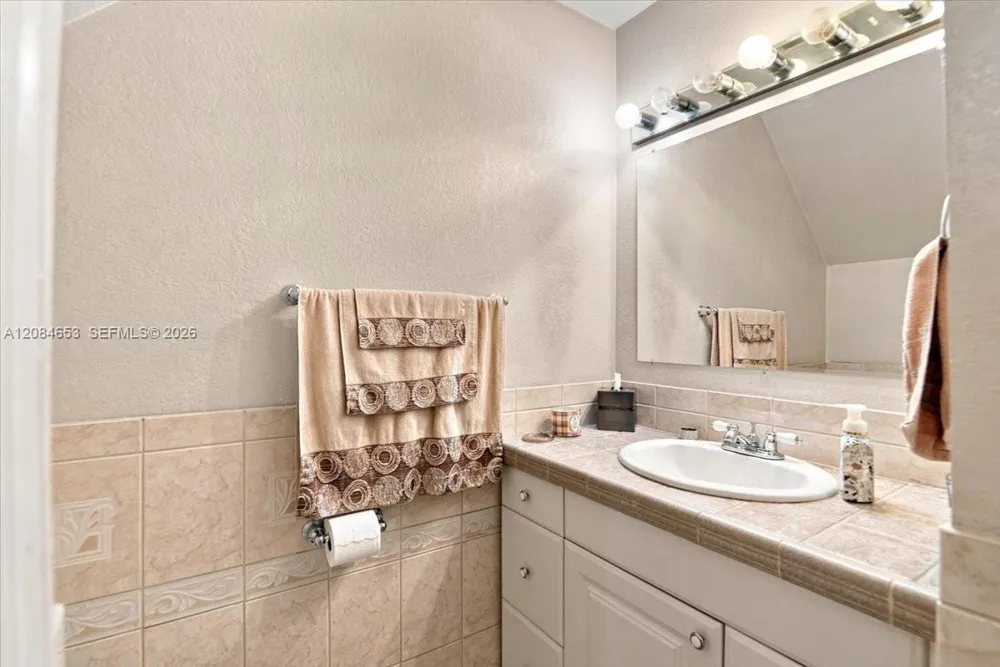7597 NW 75th Ave Tamarac, FL 33321