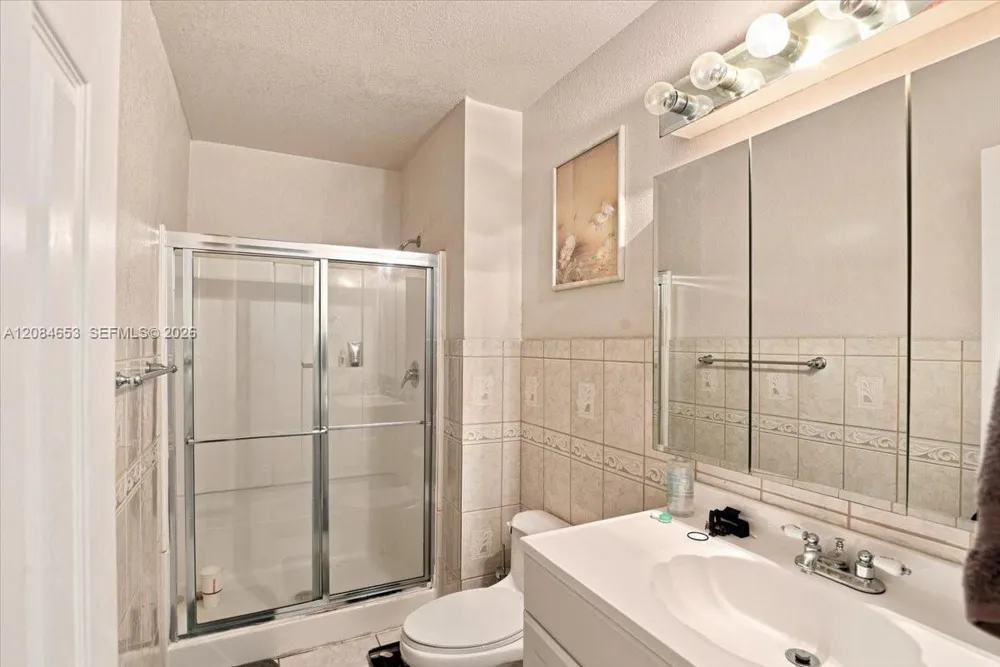 7597 NW 75th Ave Tamarac, FL 33321