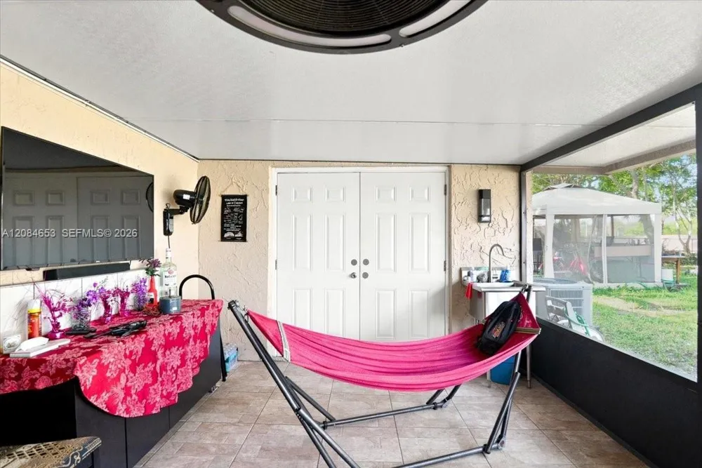 7597 NW 75th Ave Tamarac, FL 33321