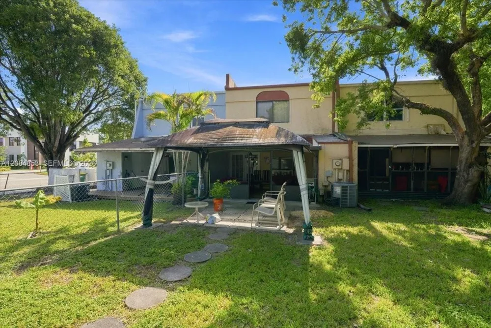 7597 NW 75th Ave Tamarac, FL 33321