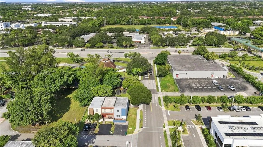 7597 NW 75th Ave Tamarac, FL 33321