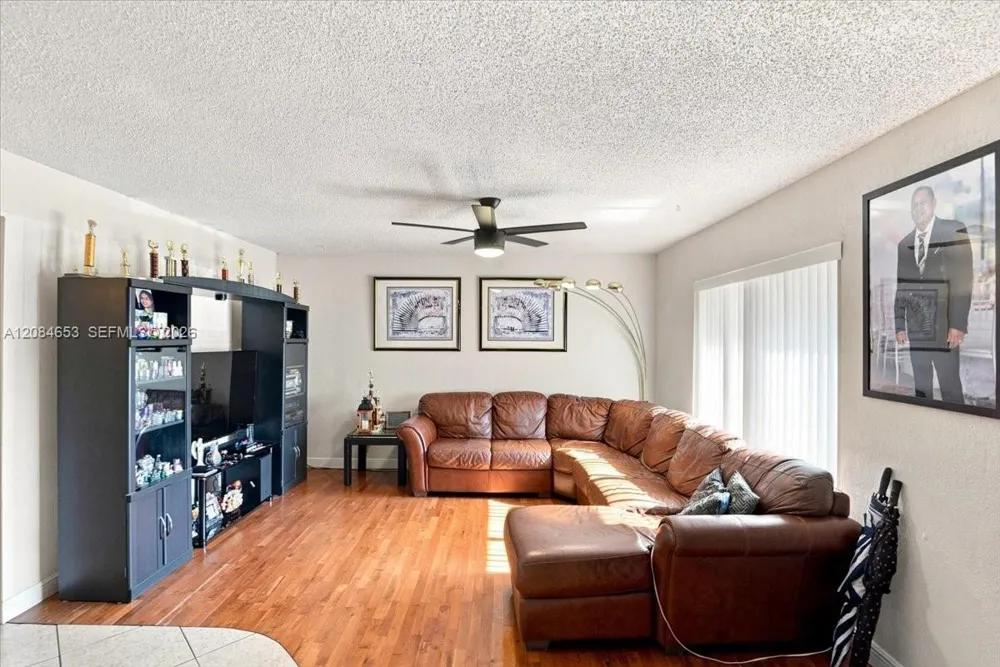 7597 NW 75th Ave Tamarac, FL 33321