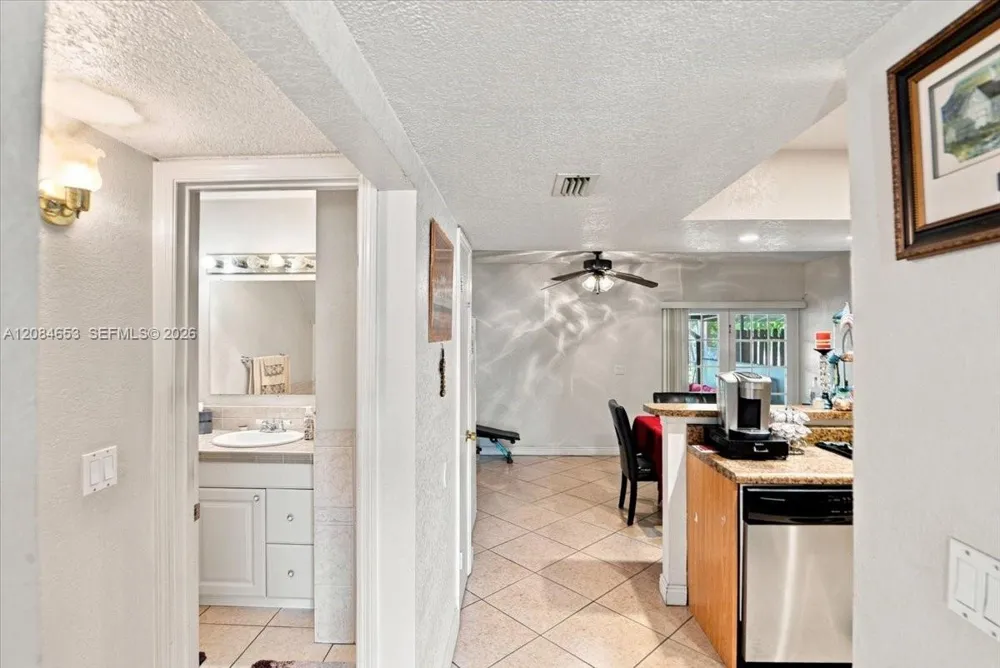 7597 NW 75th Ave Tamarac, FL 33321