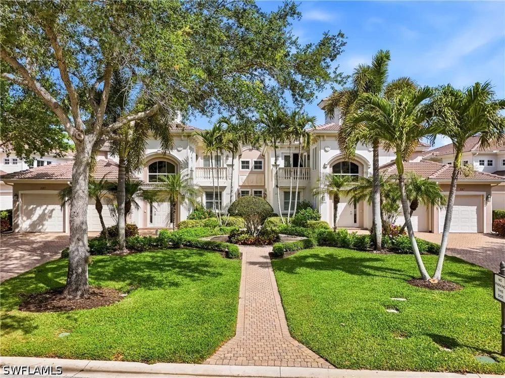 Avellino Isles Circle #101 Naples, FL 34119