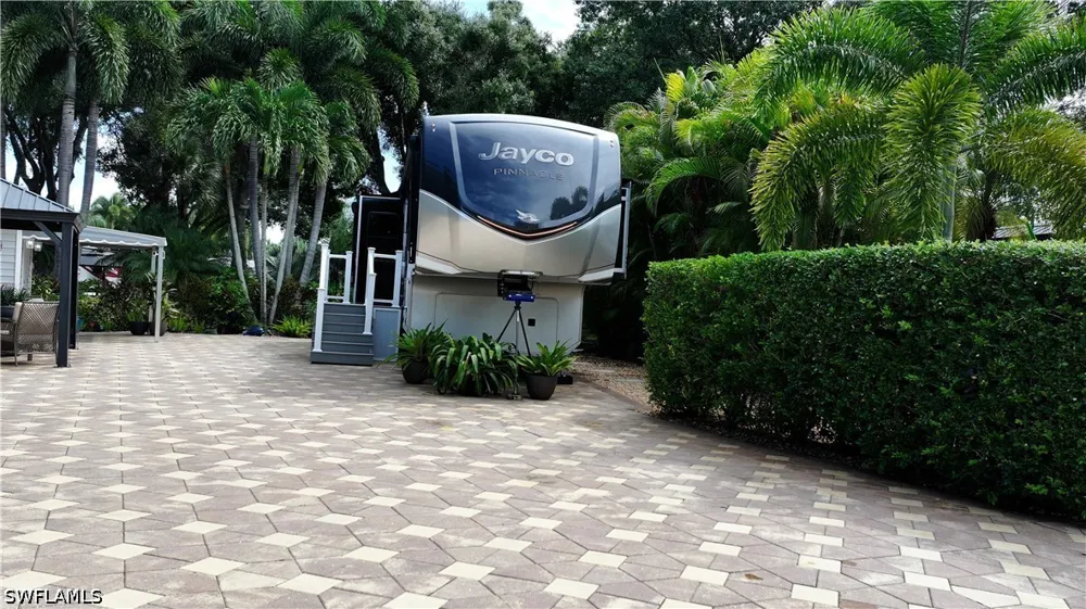 Maplewood Court Fort Myers, FL 33905