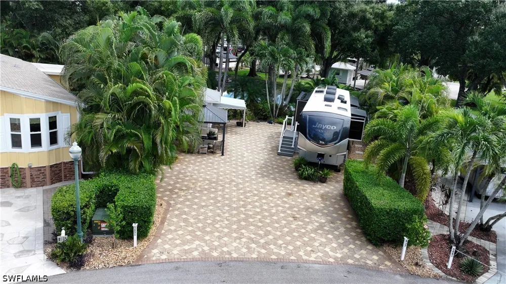 Maplewood Court Fort Myers, FL 33905