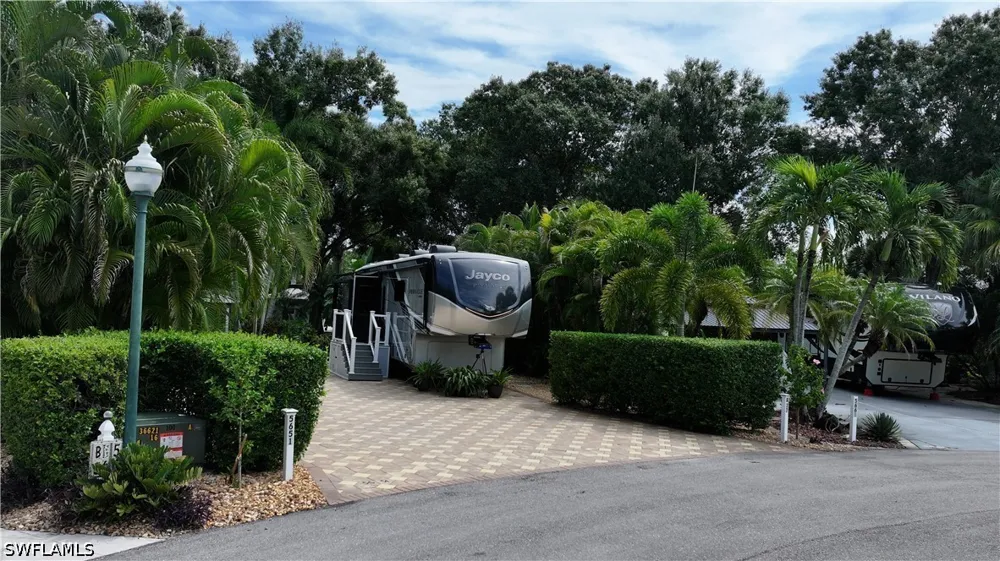 Maplewood Court Fort Myers, FL 33905