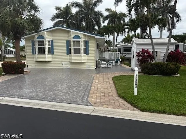 Silver Lakes Boulevard Naples, FL 34114