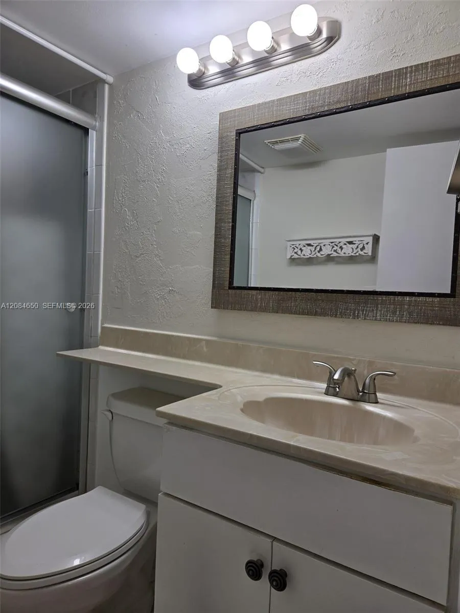 14321 Kendall Dr #210F Miami, FL 33186