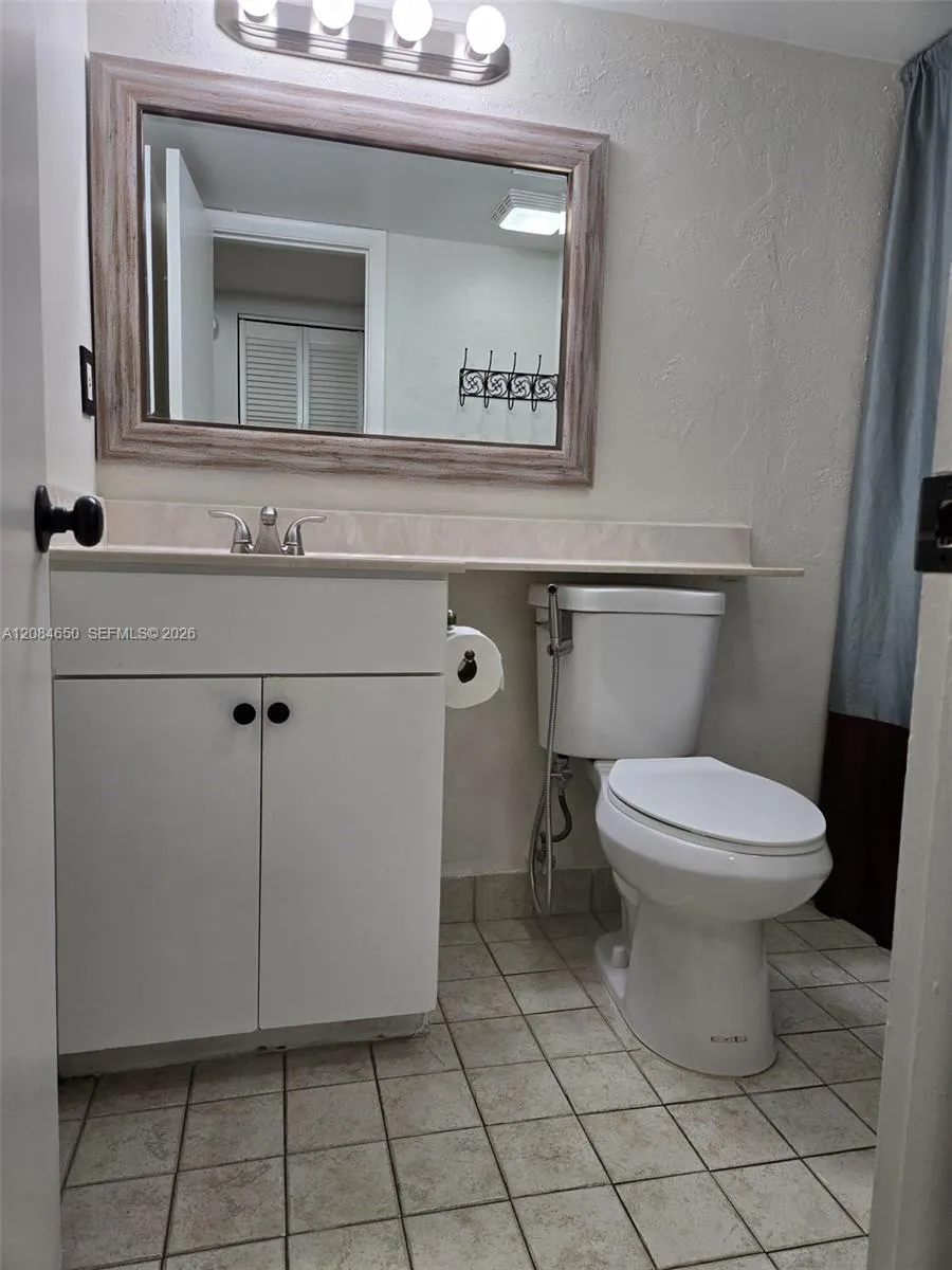 14321 Kendall Dr #210F Miami, FL 33186