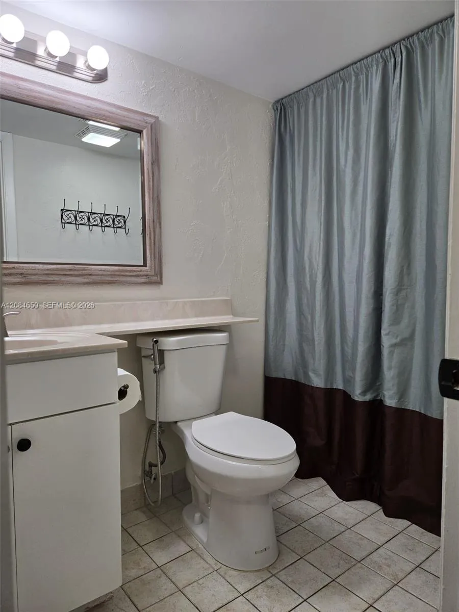 14321 Kendall Dr #210F Miami, FL 33186